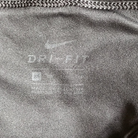 Nike black shorts - Picture 2 of 2